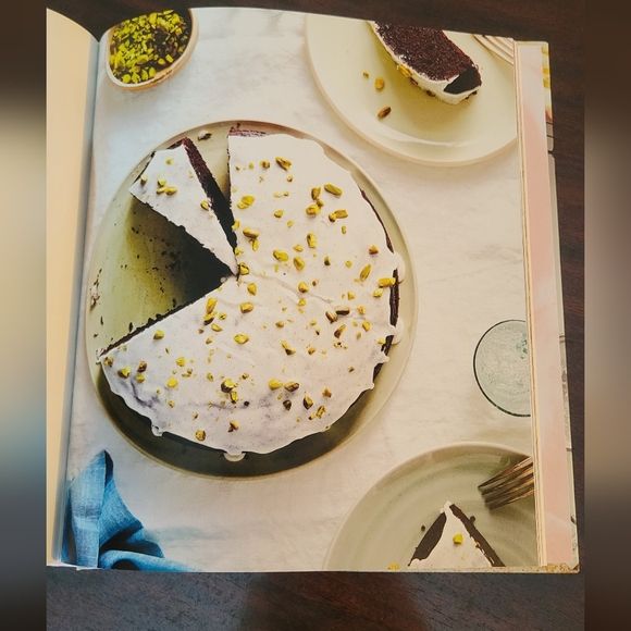 Snacking Cakes Cookbook - Picture 5 of 7